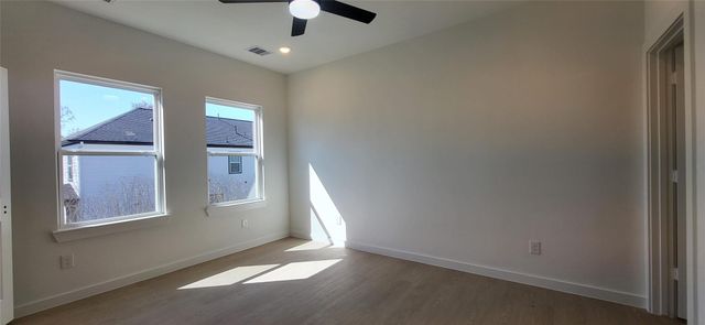 1033 North Ln Lane B, Houston, TX 77088