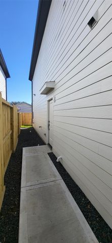 1033 North Ln Lane B, Houston, TX 77088