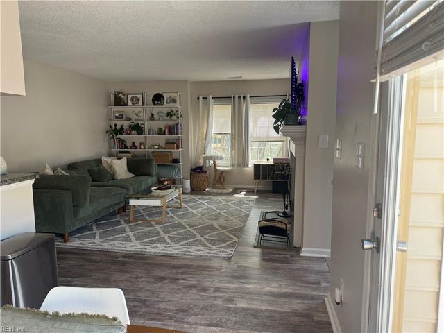704 Nottoway River Ct Apt A, Chesapeake, VA 23320