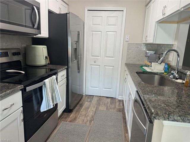 704 Nottoway River Ct Apt A, Chesapeake, VA 23320