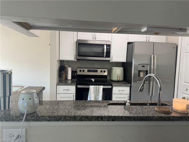 704 Nottoway River Ct Apt A, Chesapeake, VA 23320