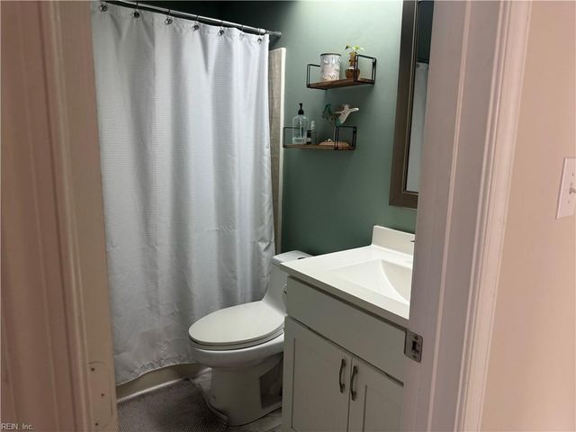 704 Nottoway River Ct Apt A, Chesapeake, VA 23320