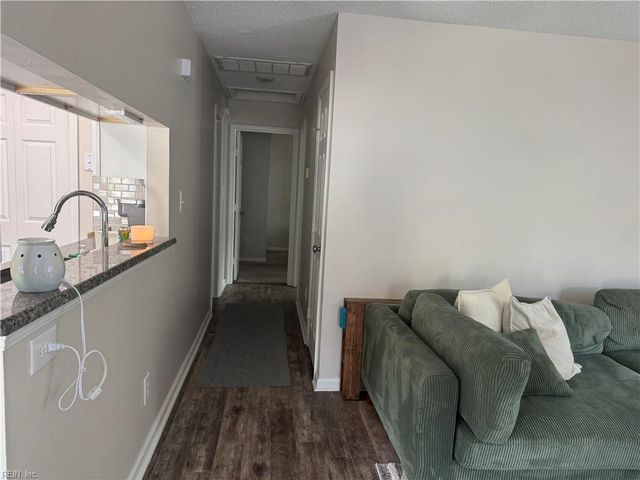 704 Nottoway River Ct Apt A, Chesapeake, VA 23320