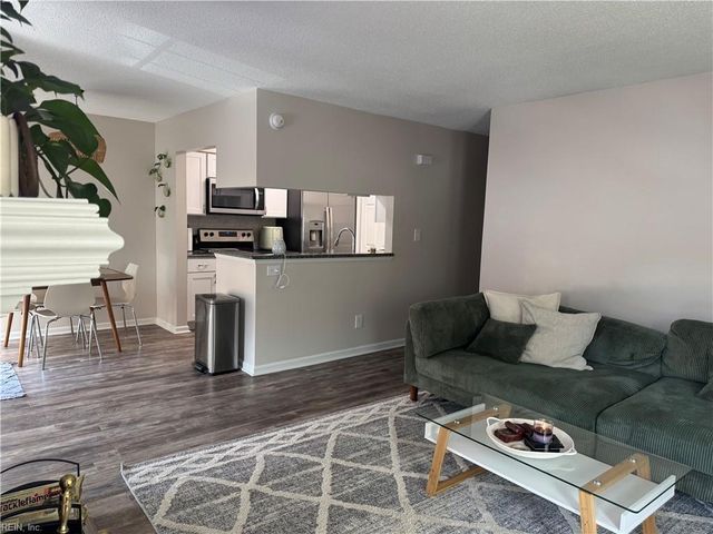 704 Nottoway River Ct Apt A, Chesapeake, VA 23320