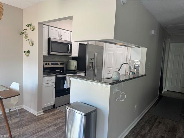 704 Nottoway River Ct Apt A, Chesapeake, VA 23320