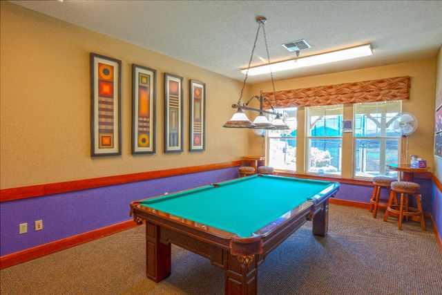 826 Grace Dr, Los Banos, CA 93635