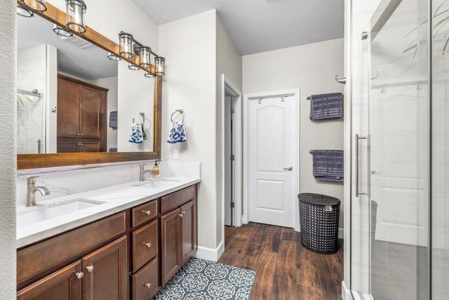 826 Grace Dr, Los Banos, CA 93635