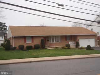 1023 CORNWALL RD, Lebanon, PA 17042