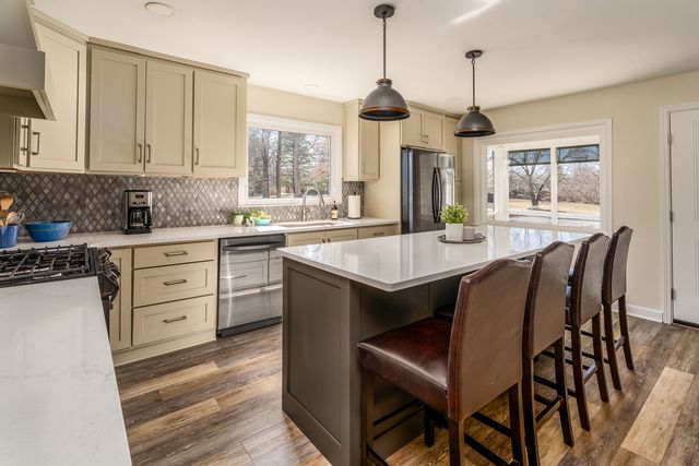 14700 N Allen Lane, Mt Vernon, IL 62864