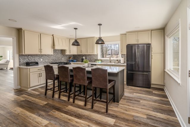 14700 N Allen Lane, Mt Vernon, IL 62864