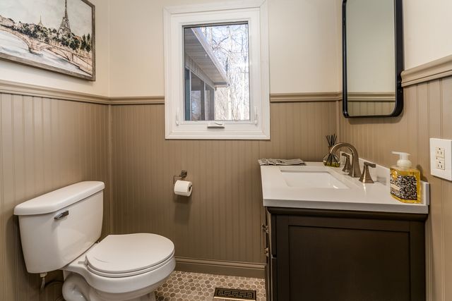 14700 N Allen Lane, Mt Vernon, IL 62864