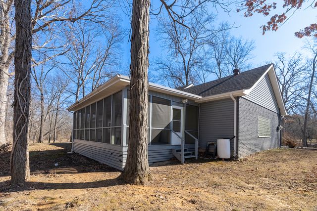 14700 N Allen Lane, Mt Vernon, IL 62864