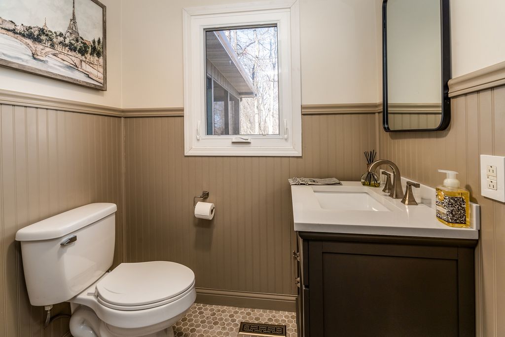 Image 33 of property listing at 14700 N Allen Lane, Mt Vernon, IL 62864