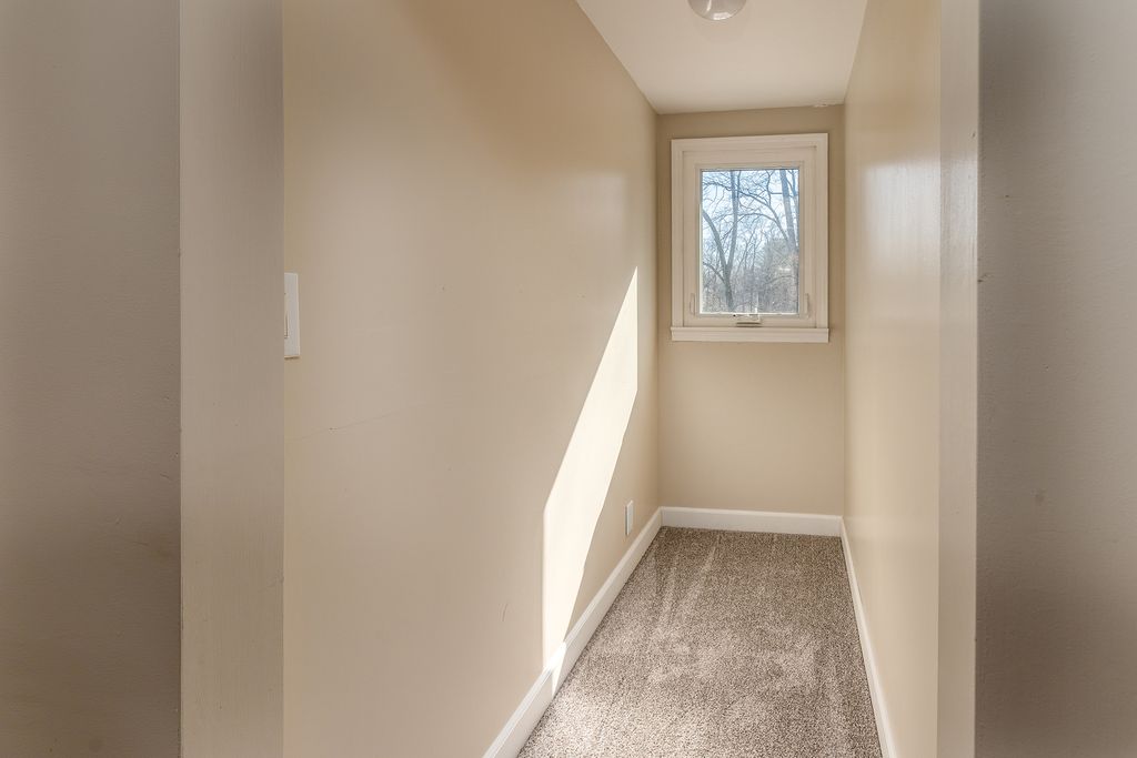 Image 41 of property listing at 14700 N Allen Lane, Mt Vernon, IL 62864