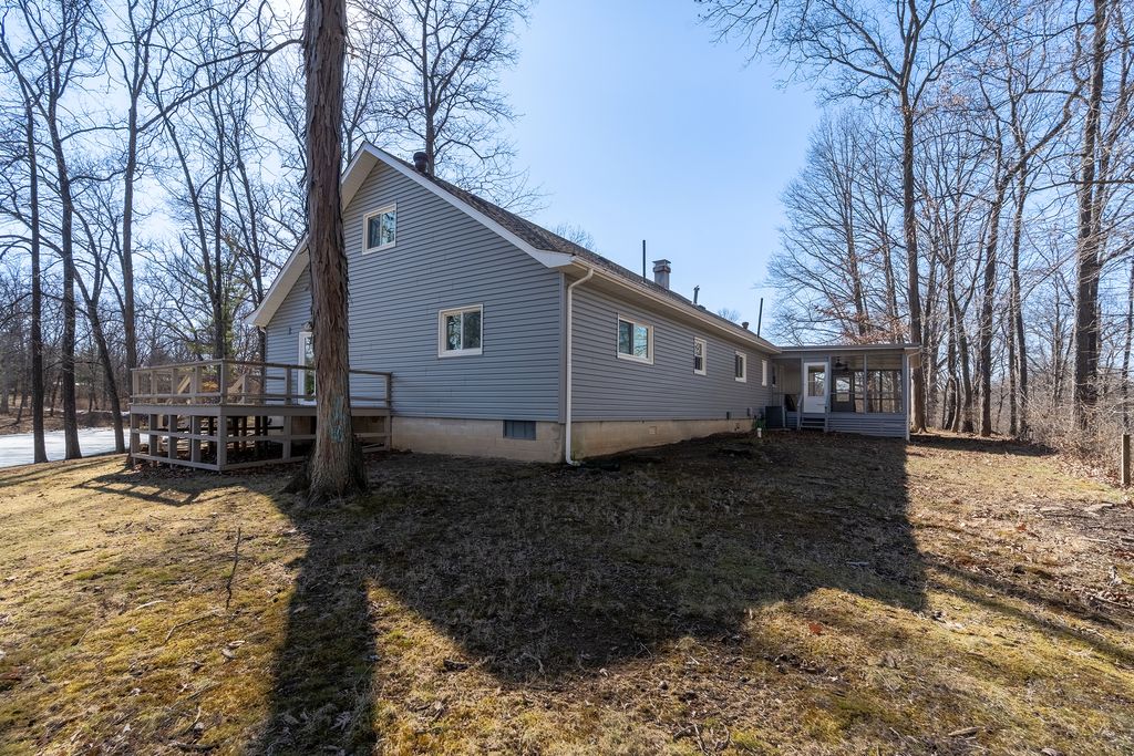 Image 54 of property listing at 14700 N Allen Lane, Mt Vernon, IL 62864