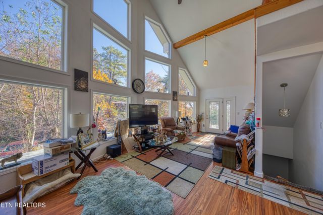 1814 Blue Tick Way, Sevierville, TN 37876