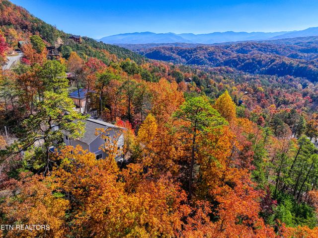 1814 Blue Tick Way, Sevierville, TN 37876