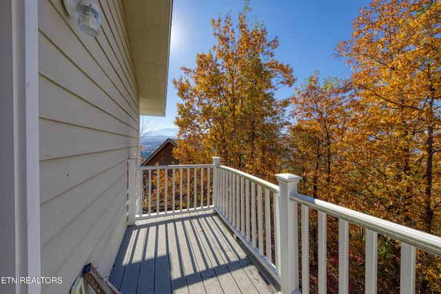1814 Blue Tick Way, Sevierville, TN 37876
