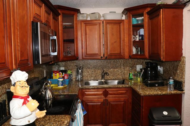 1731 NE 1st Avenue, Pompano Beach, FL 33060
