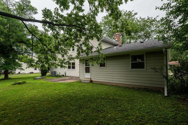 821 Buckingham CIRCLE, Hartland, WI 53029