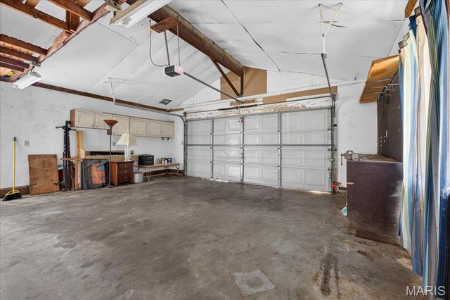 3725 Helmkampf Drive, Florissant, MO 63033