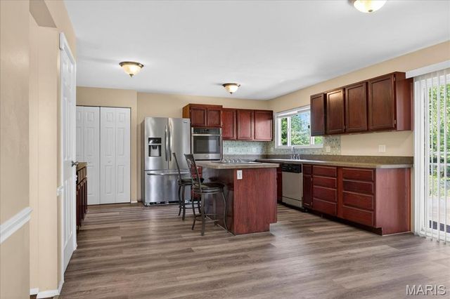 3725 Helmkampf Drive, Florissant, MO 63033