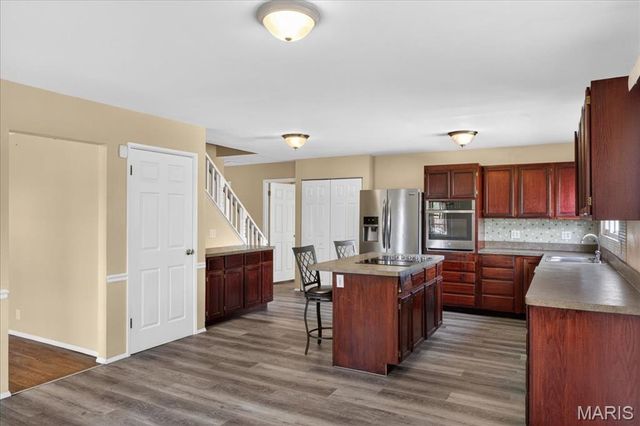 3725 Helmkampf Drive, Florissant, MO 63033