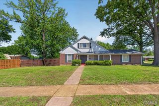 3725 Helmkampf Drive, Florissant, MO 63033