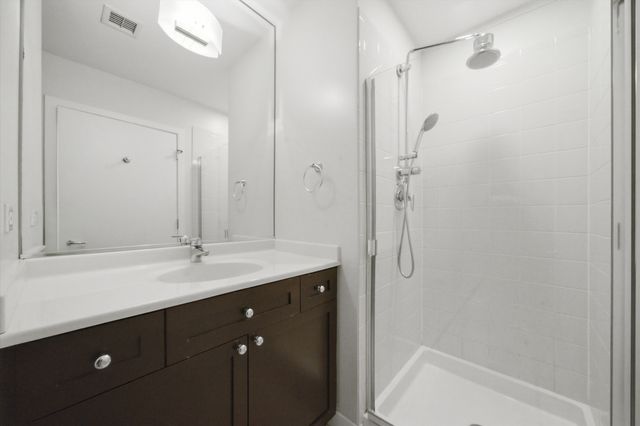 737 W Washington Boulevard 904, Chicago, IL 60661