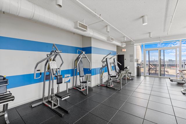 737 W Washington Boulevard 904, Chicago, IL 60661