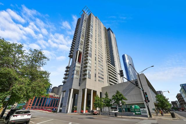737 W Washington Boulevard 904, Chicago, IL 60661