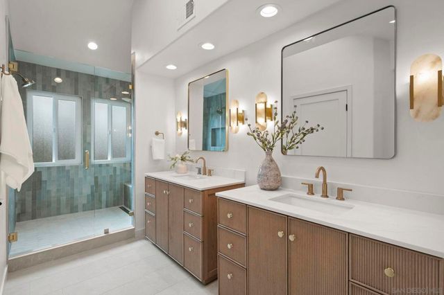 5825 Caminito Del Estio, La Jolla, CA 92037