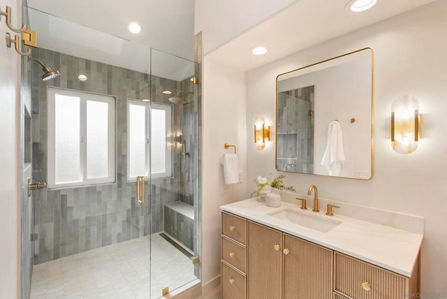 5825 Caminito Del Estio, La Jolla, CA 92037