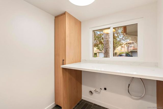 5825 Caminito Del Estio, La Jolla, CA 92037