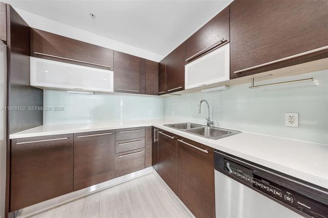 7928 East Dr 902, North Bay Village, FL 33141