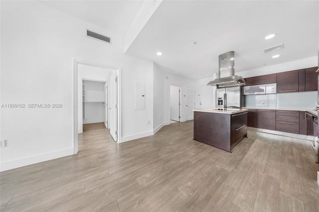 7928 East Dr 902, North Bay Village, FL 33141