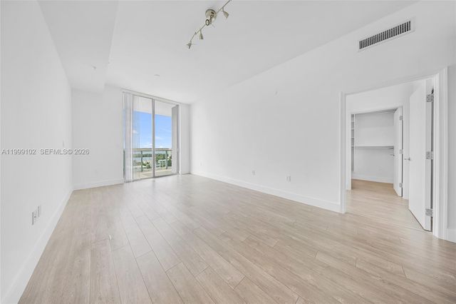 7928 East Dr 902, North Bay Village, FL 33141