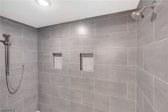 2605 57th ST W, Lehigh Acres, FL 33971