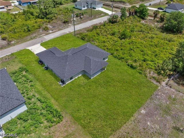 2605 57th ST W, Lehigh Acres, FL 33971