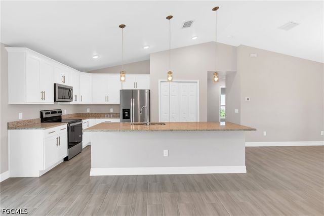 2605 57th ST W, Lehigh Acres, FL 33971