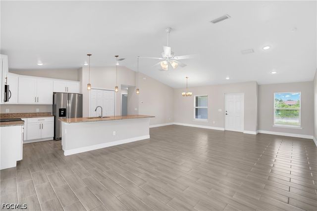 2605 57th ST W, Lehigh Acres, FL 33971