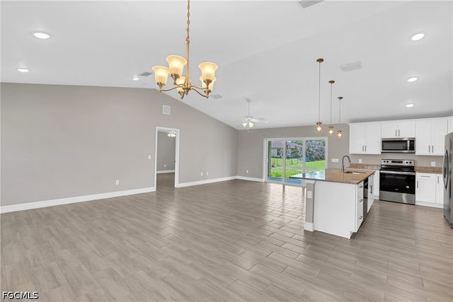 2605 57th ST W, Lehigh Acres, FL 33971