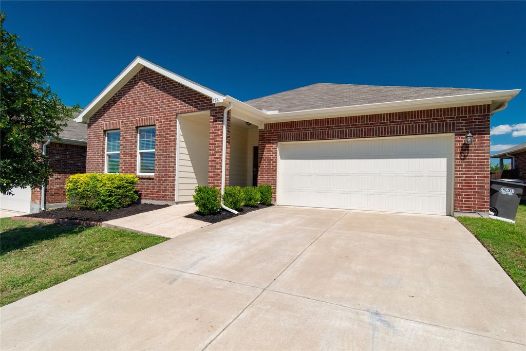 756 Wellington Drive, Lavon, TX 75166
