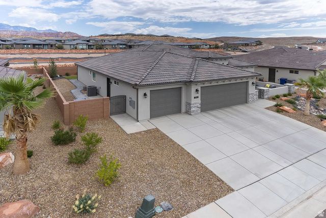 2046 N VISTA DR, Washington, UT 84780