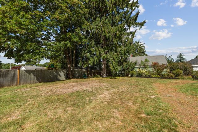 35 Waldron Rd, Braintree, MA 02184