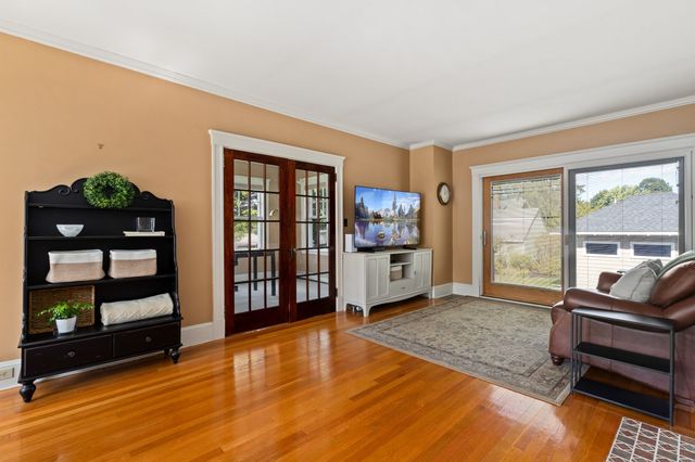 35 Waldron Rd, Braintree, MA 02184
