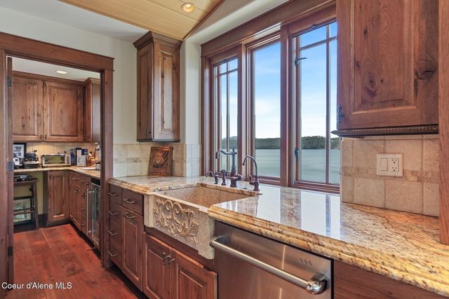 865 E Pine Ridge Dr, Harrison, ID 83833