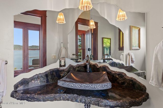 865 E Pine Ridge Dr, Harrison, ID 83833