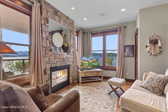 865 E Pine Ridge Dr, Harrison, ID 83833