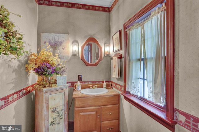 32 KREIDER AVE, Lancaster, PA 17601